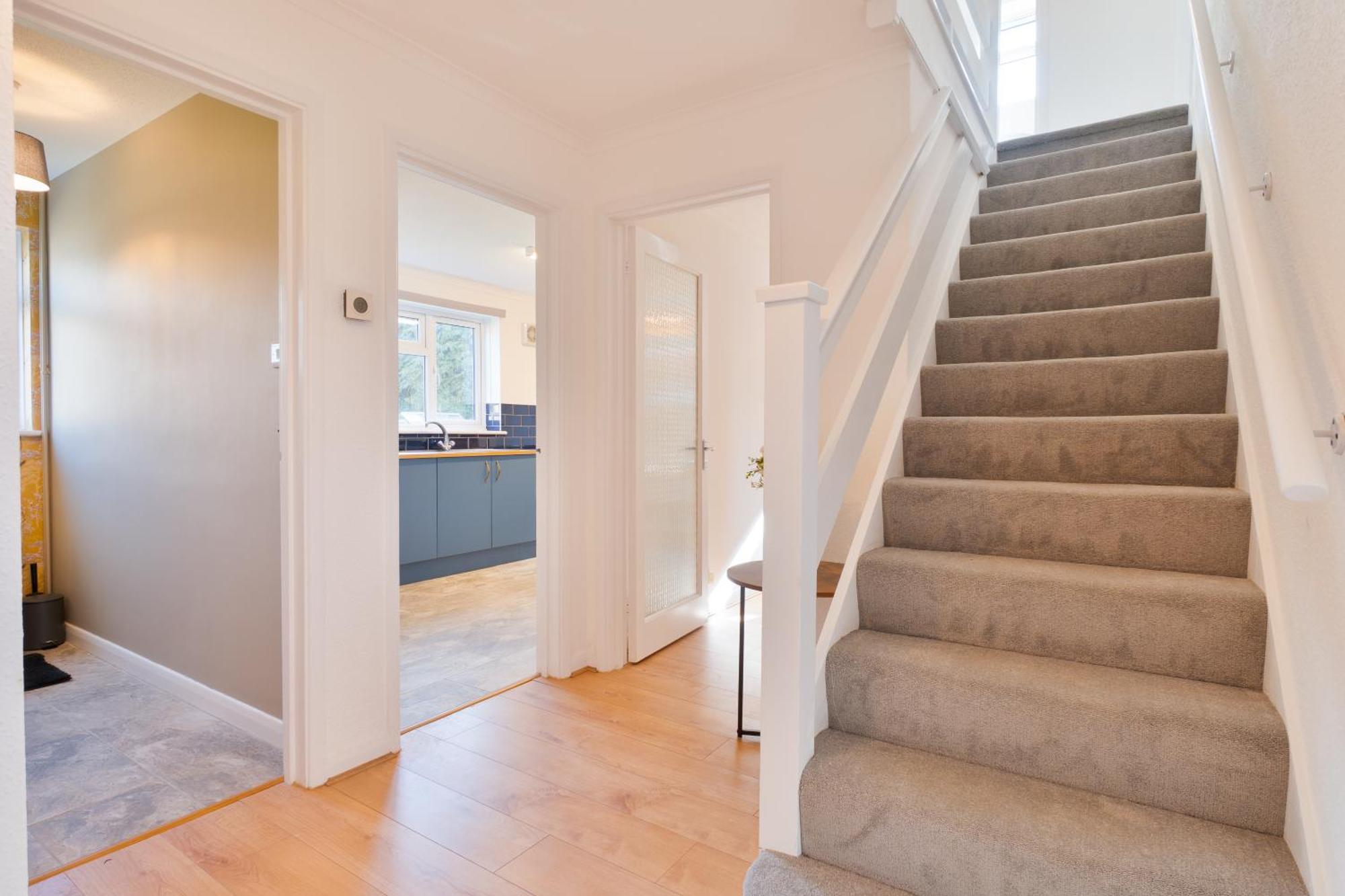 Stylish 4 Bedroom Spacious Retreat With Parking - Sleeps 10 - Families & Contractors Canterbury Exteriör bild