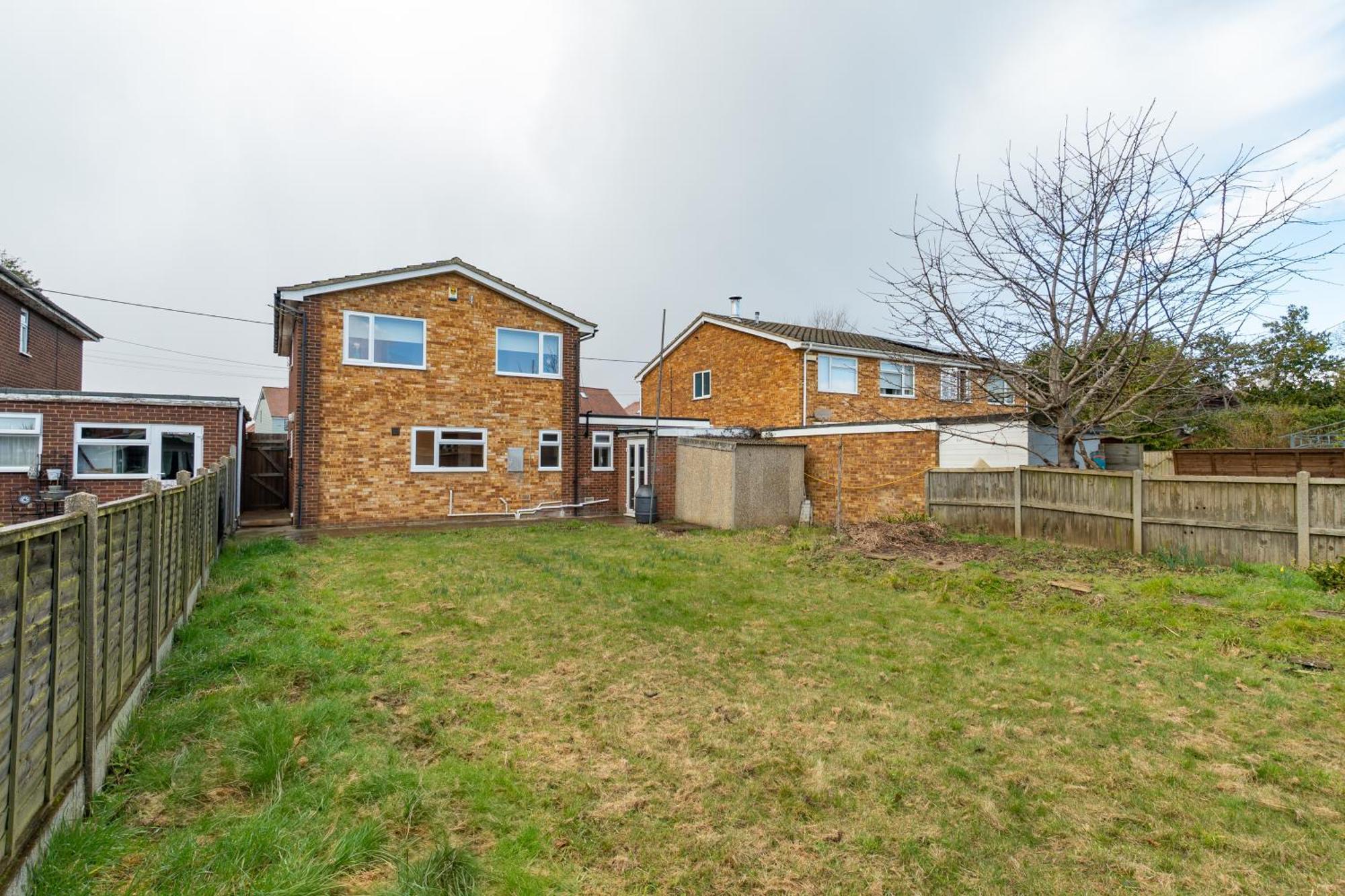 Stylish 4 Bedroom Spacious Retreat With Parking - Sleeps 10 - Families & Contractors Canterbury Exteriör bild